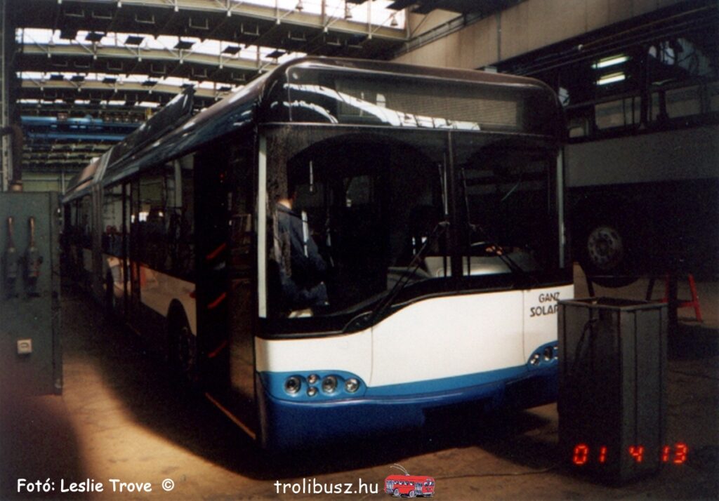 S18